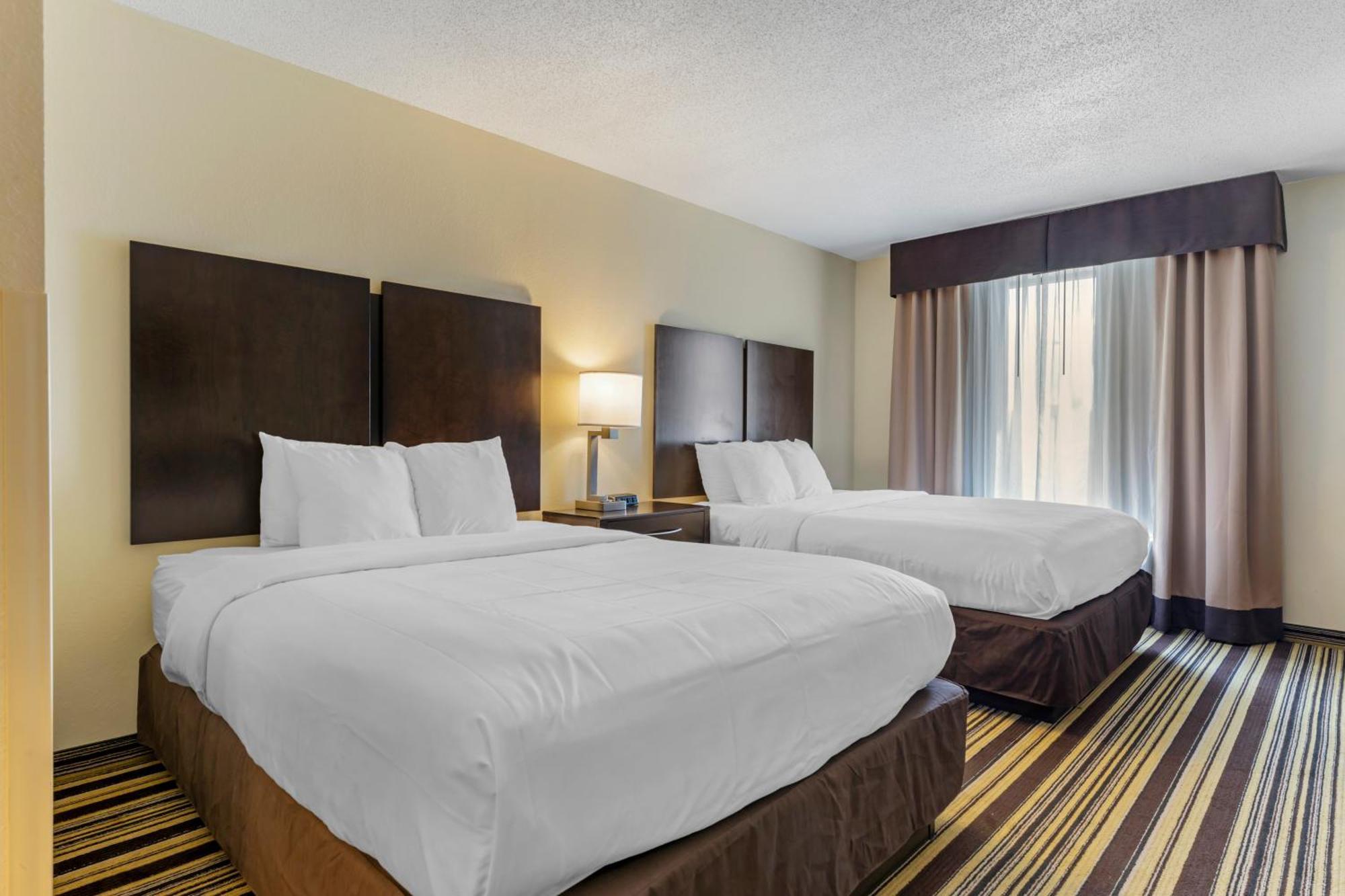 Comfort Inn & Suites Triadelphia Exterior foto